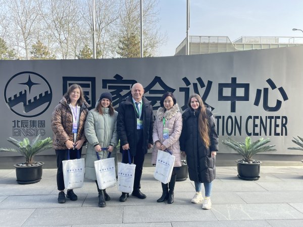 Первая Всемирная конференция по китайскому языку успешно прошла в Пекине